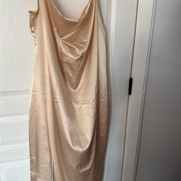 Elegant Satin Slip Dress - Picture 4 of 5